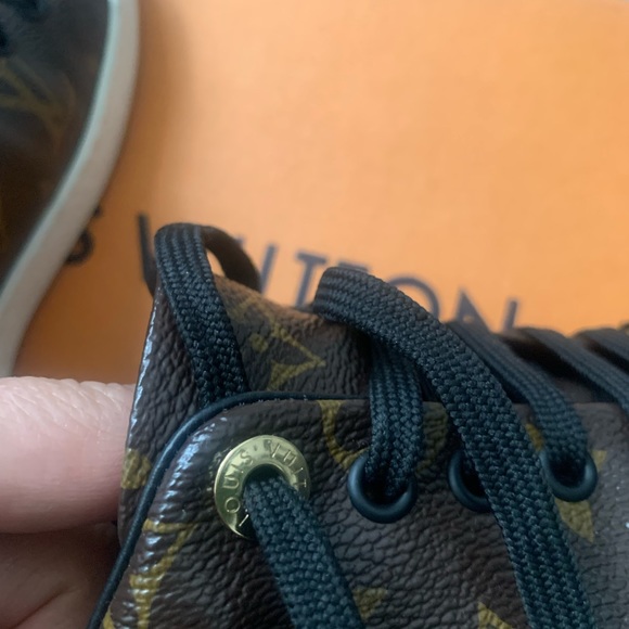 Louis Vuitton shoes! - Picture 5 of 7